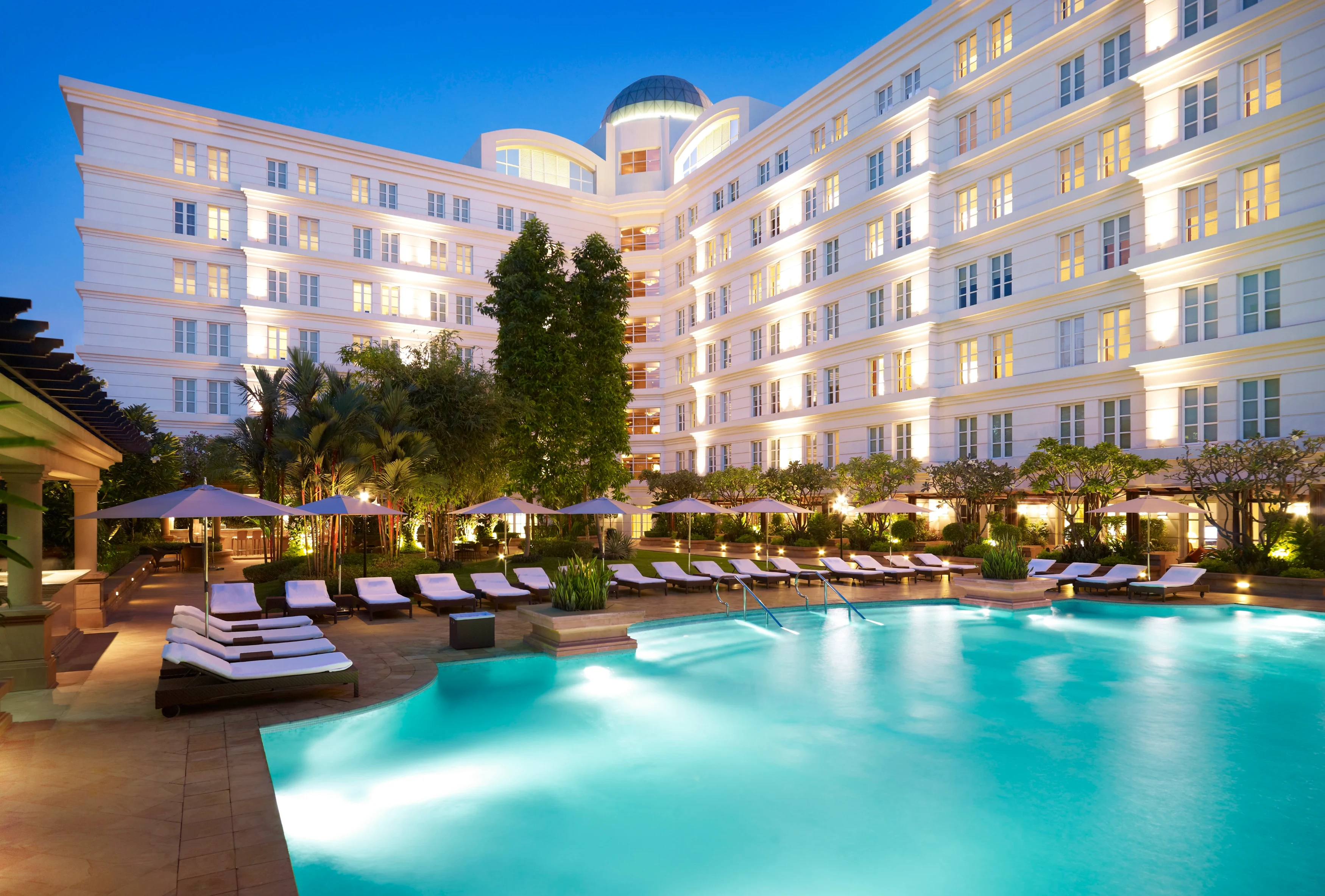 VN - Park Hyatt - Pool.webp