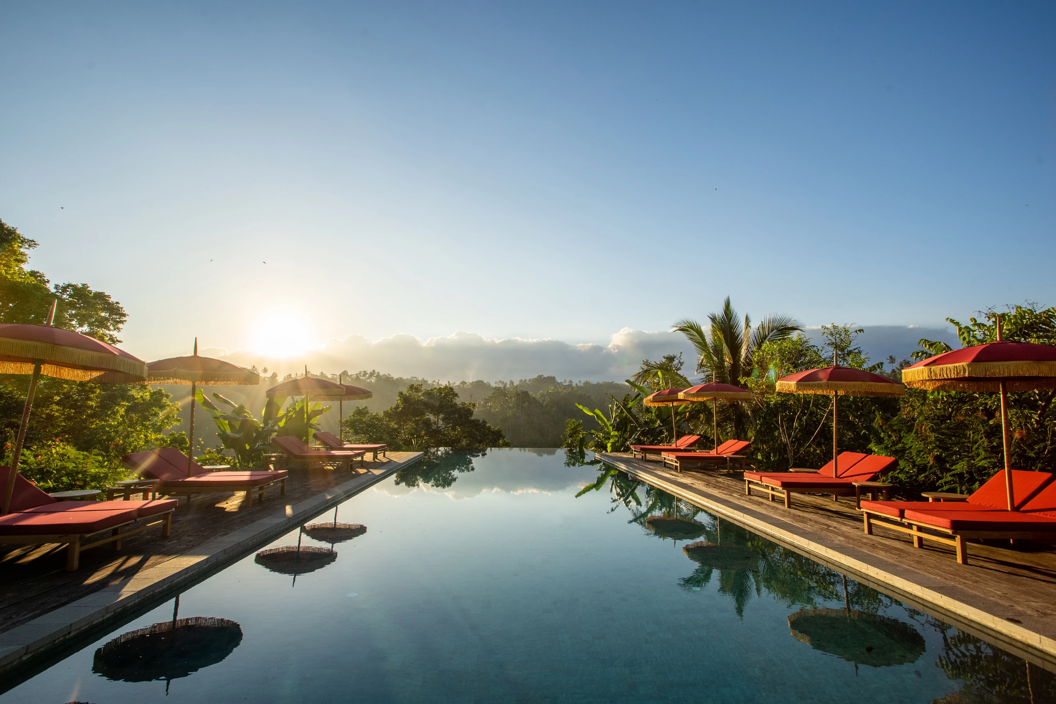 ID-Banyan-Tree- Buahan-Main Pool.webp