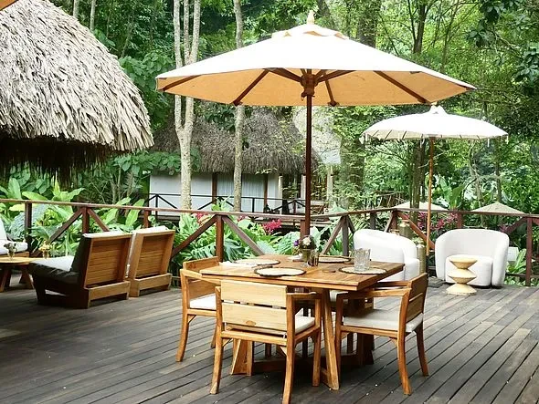 CO-accommodatie-Tewimake-sunbeds-eten-en-drinken.webp