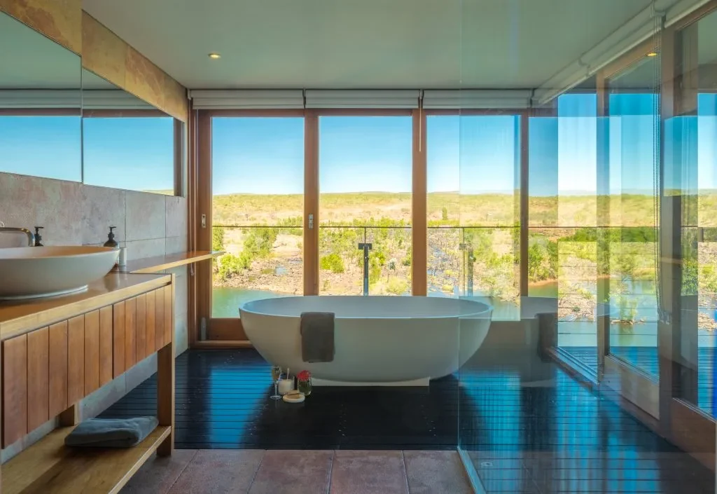 AU - El Questro Homestead - Suite Bathroom.webp