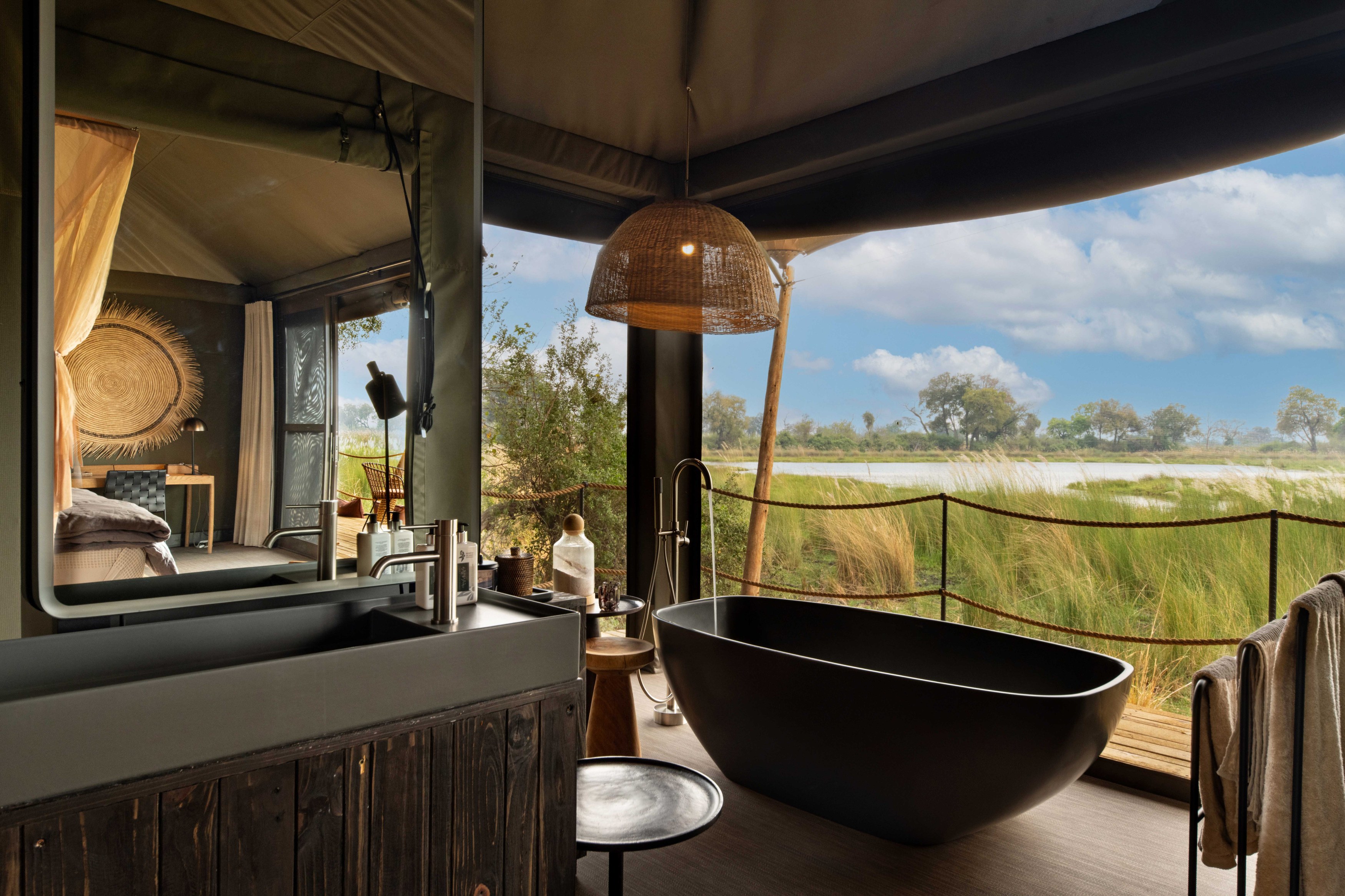 BW-North Island Okavango-bathroom1.jpg
