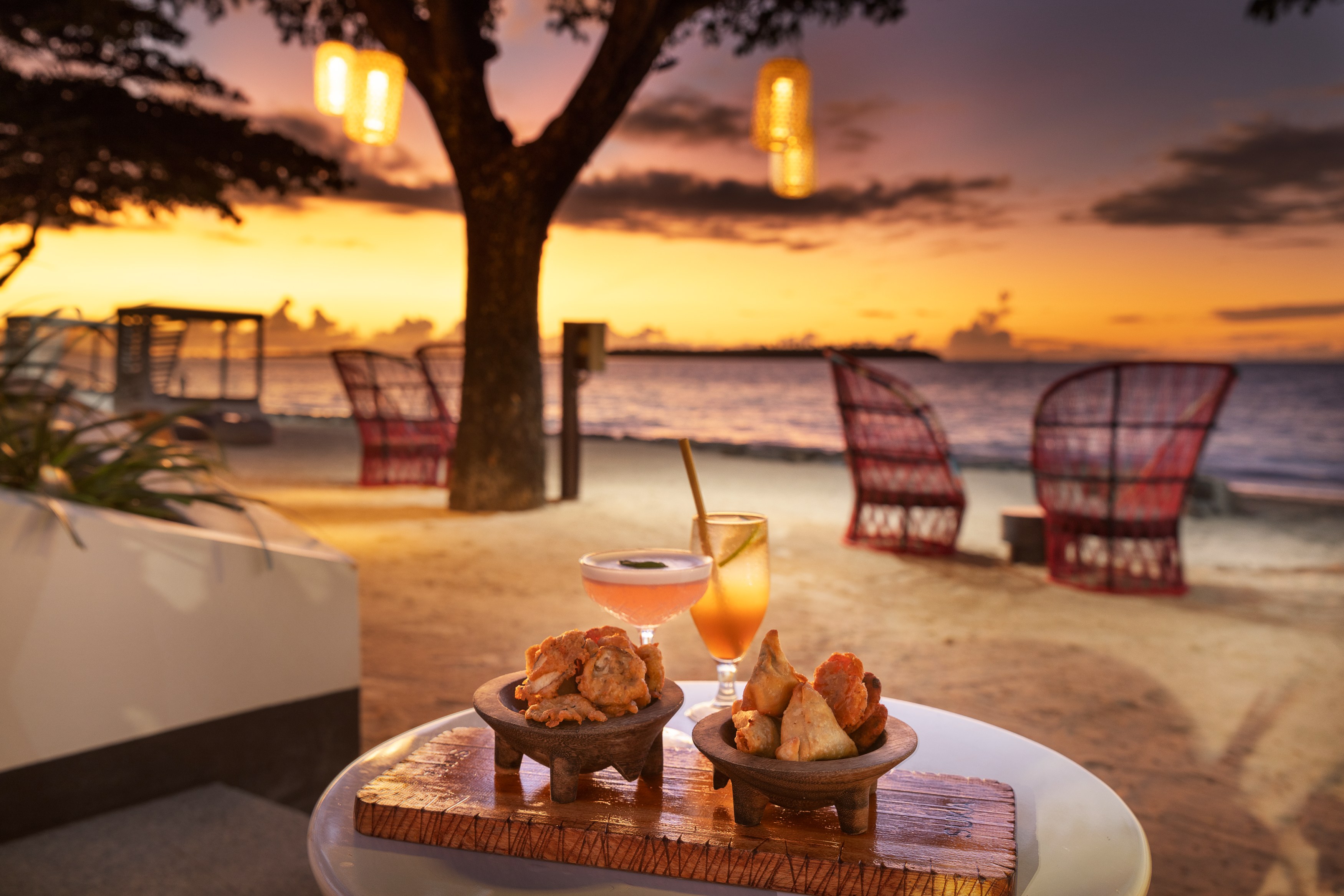 FJ - Sofitel Fiji Resort & Spa - Suka Bar.jpg
